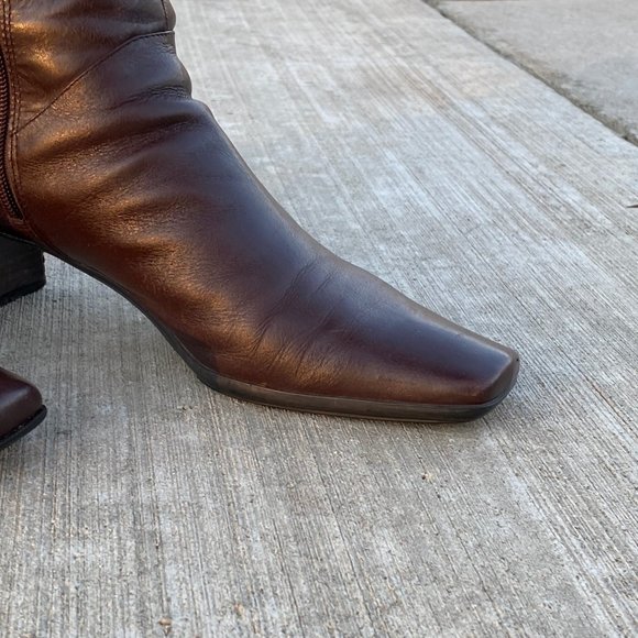Nine West Brown Ankle Boot - Picture 5 of 8